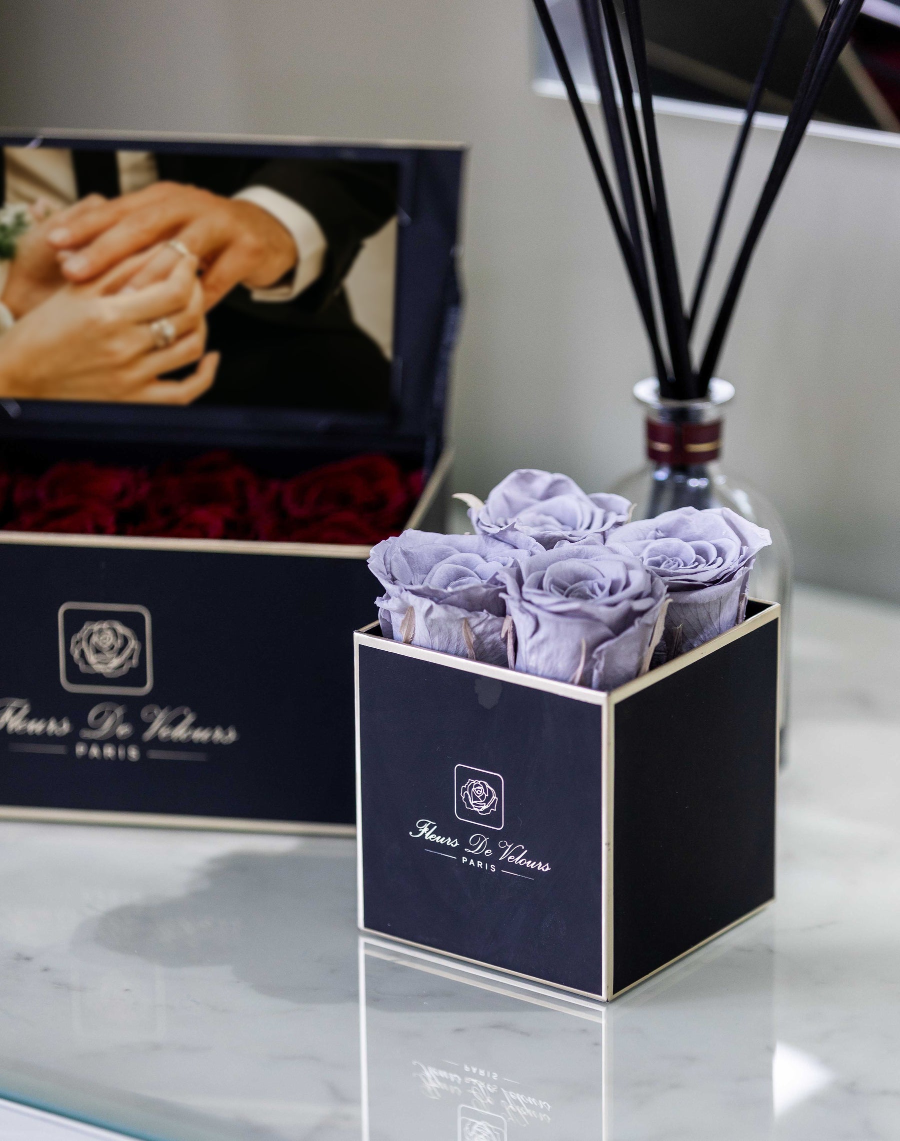 Fleurs De Velours - Elegant Pieces Black