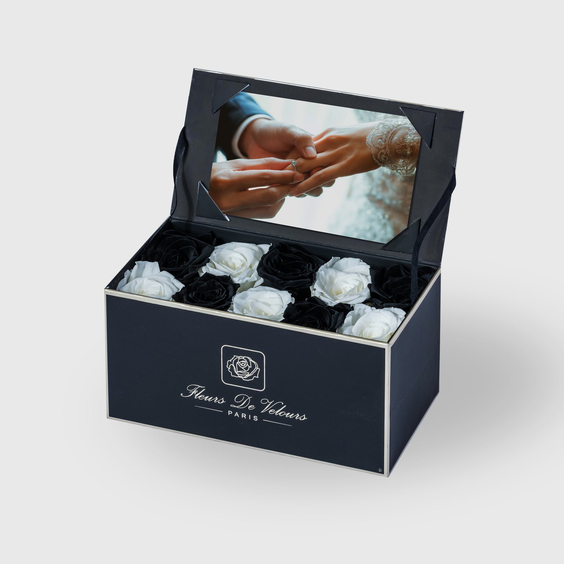 Fleurs De Velours - Customizable Moment